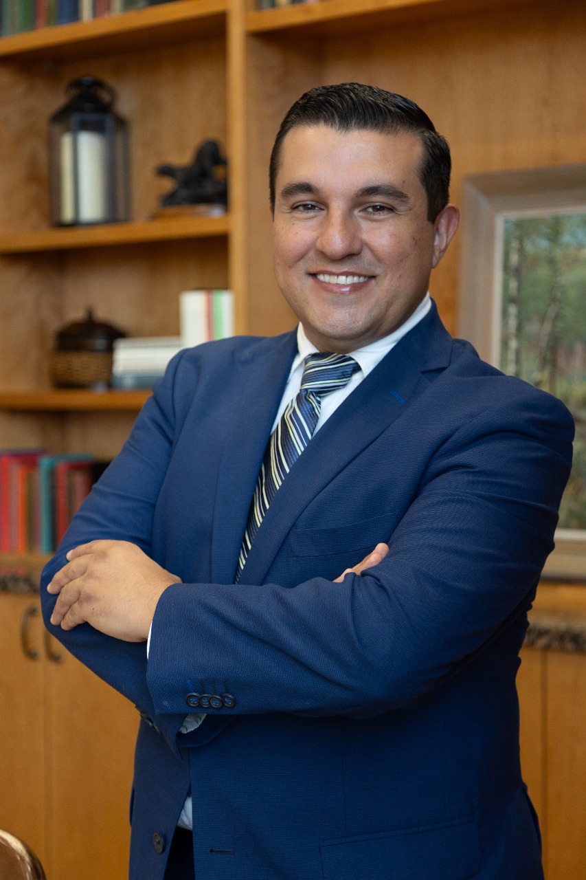 Mtro. Salvador Torres Dávalos