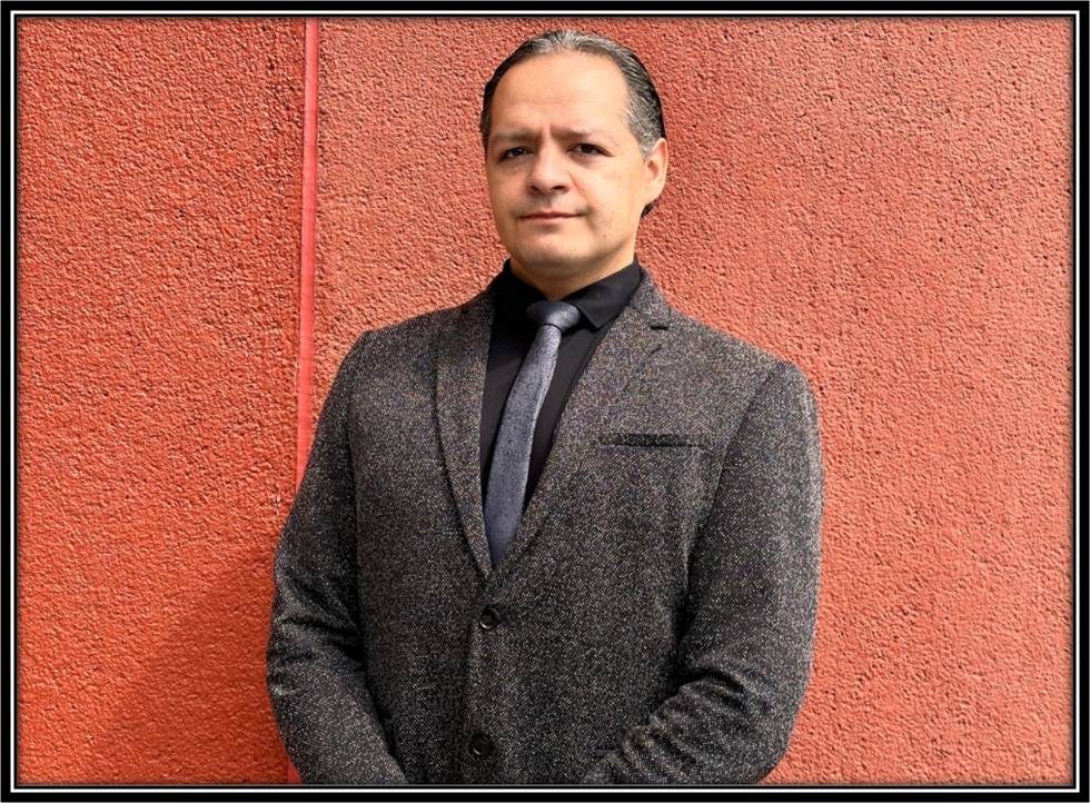 Dr. Pablo David Necoechea Porras